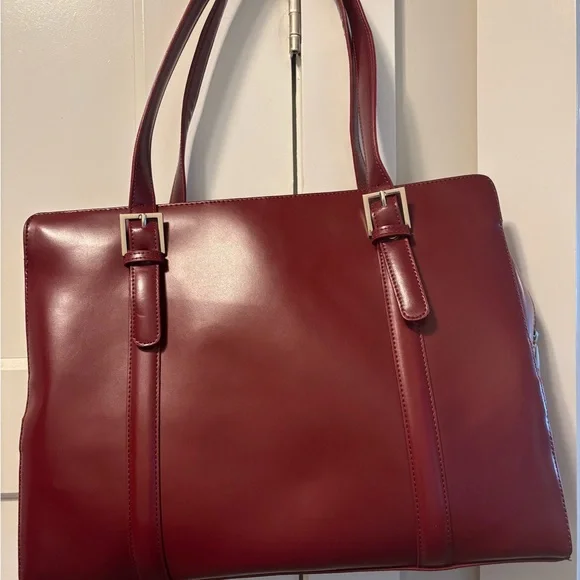 Elegant Red Leather Tote Bag - Picture 2 of 2